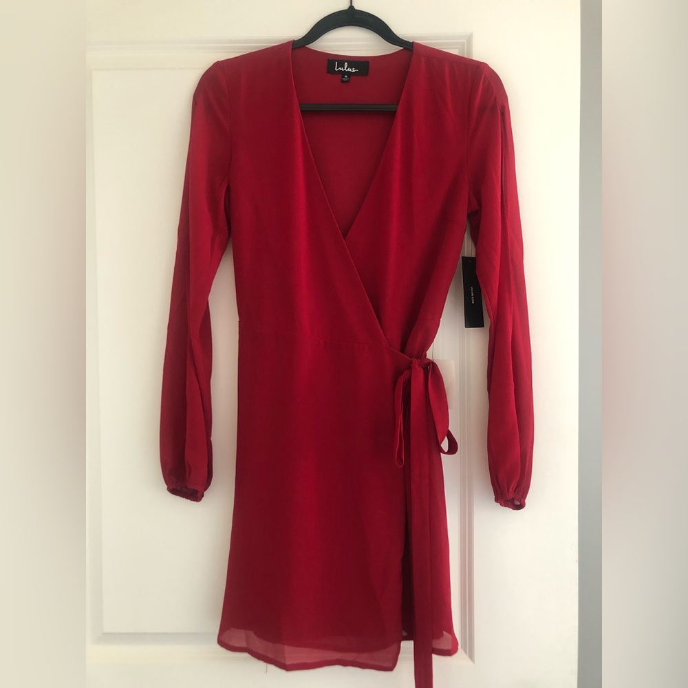 Lulus Red wrap dress NWT